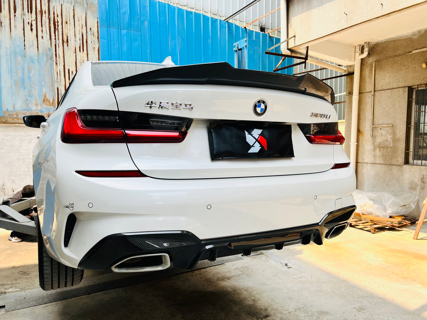 Dry Carbon Fiber - Diffuser MP Style [BMW 3 Series G20 Pre-LCI]