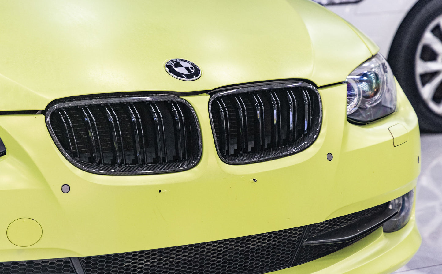 Dry Carbon Fiber - Front Grill Double Slat [BMW 3 Series E92 E93 LCI]