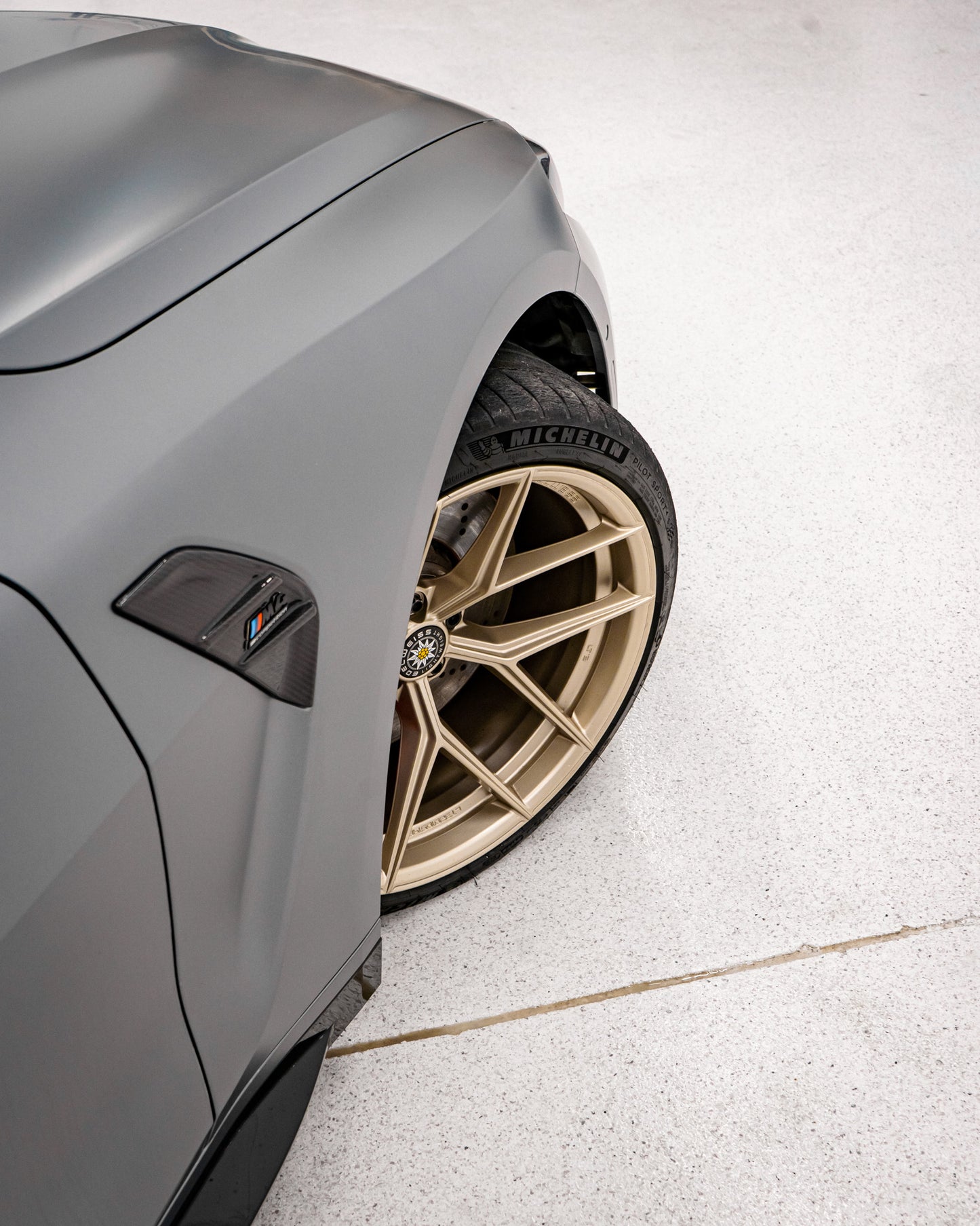 Dry Carbon Fiber - Side Fender MP Style [BMW M4 G82]