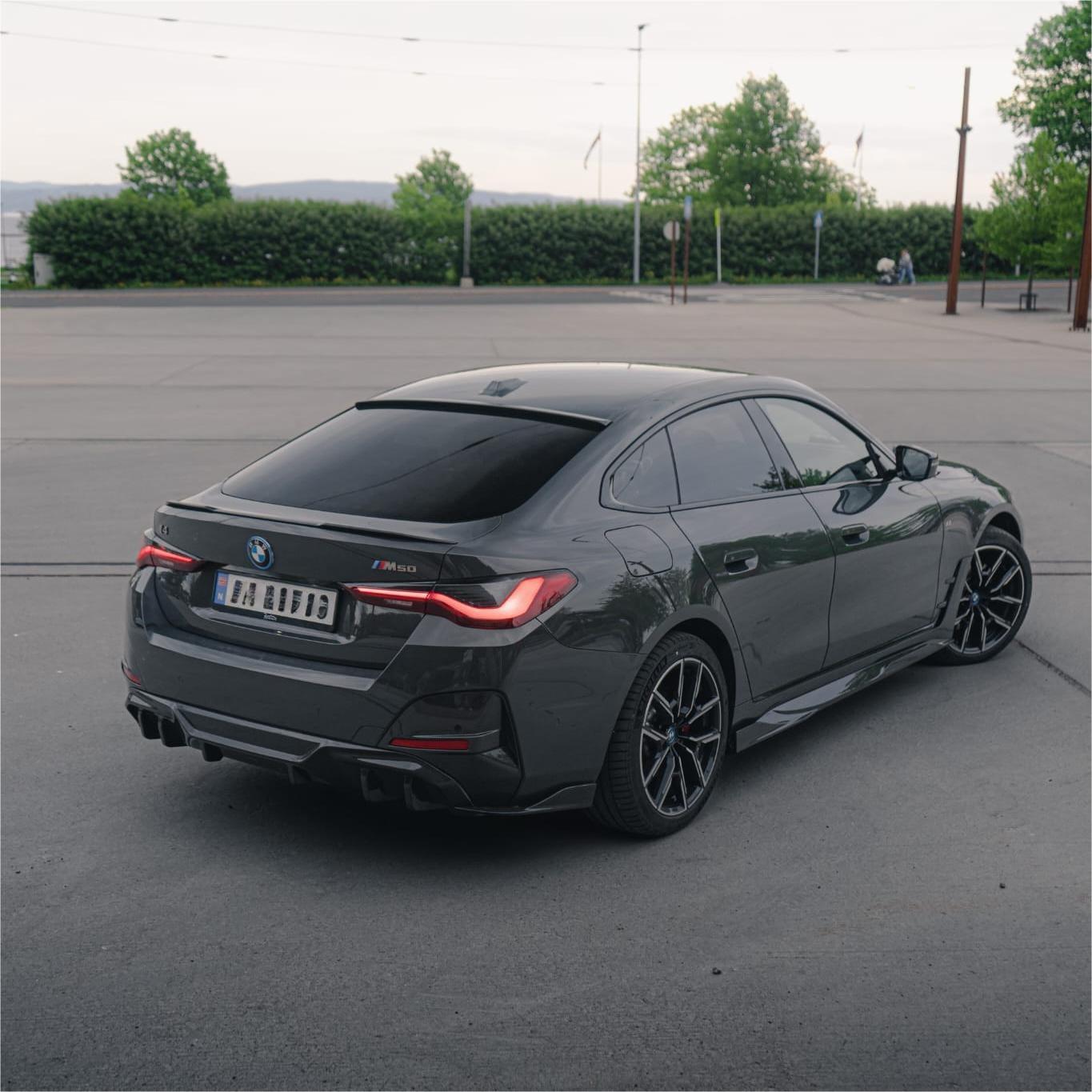 SQ Dry Carbon Fiber - Side Skirt [BMW i4 G26 BEV]